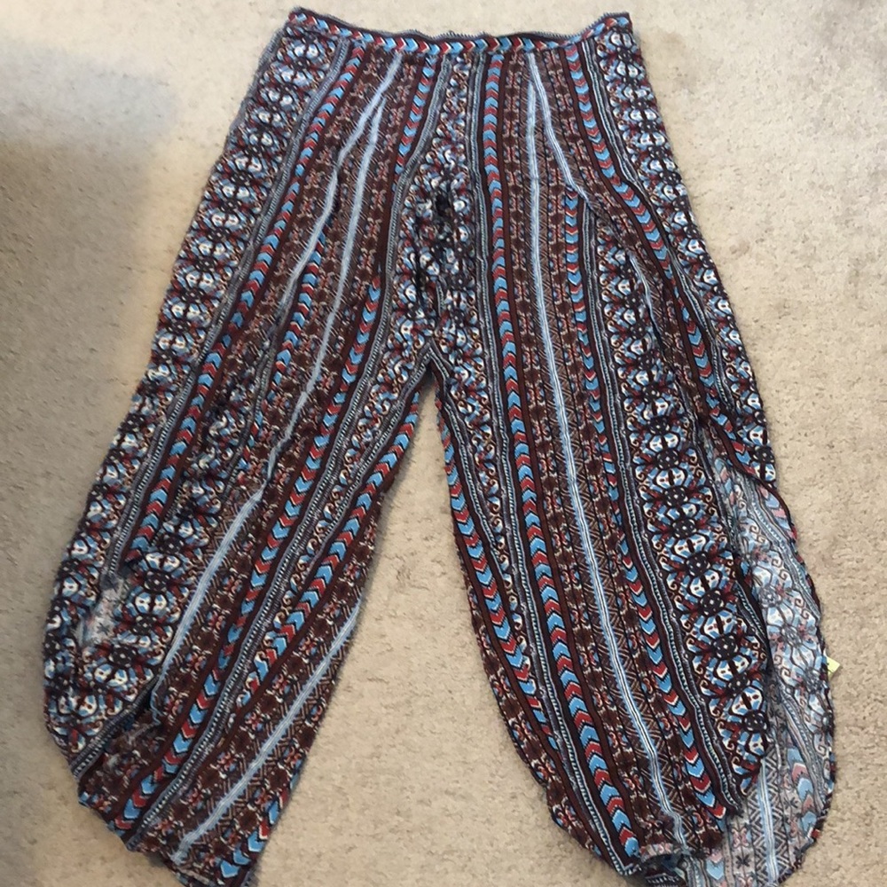 Patterned flowy pants